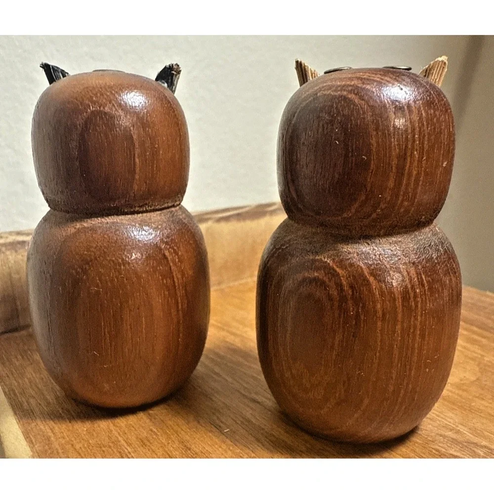 Vintage wooden‎ owl salt + pepper shaker rhinestone eyes green & red eyes